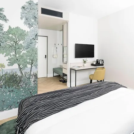 Larum - Adults Only 4*