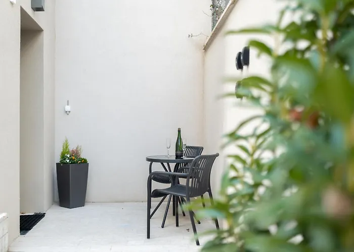 Larum - Adults Only Alojamento de Acomodação e Pequeno-almoço