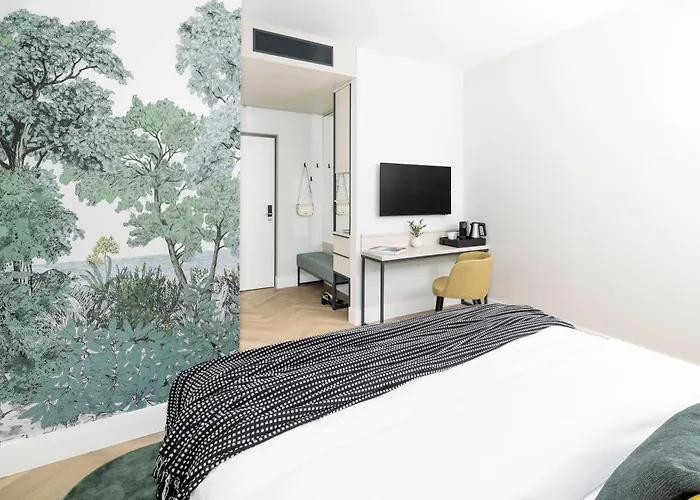 Larum - Adults Only 4*